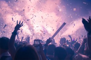 taburete testigo Cha Fiestas y eventos en Benidorm este verano | Blog Beninter